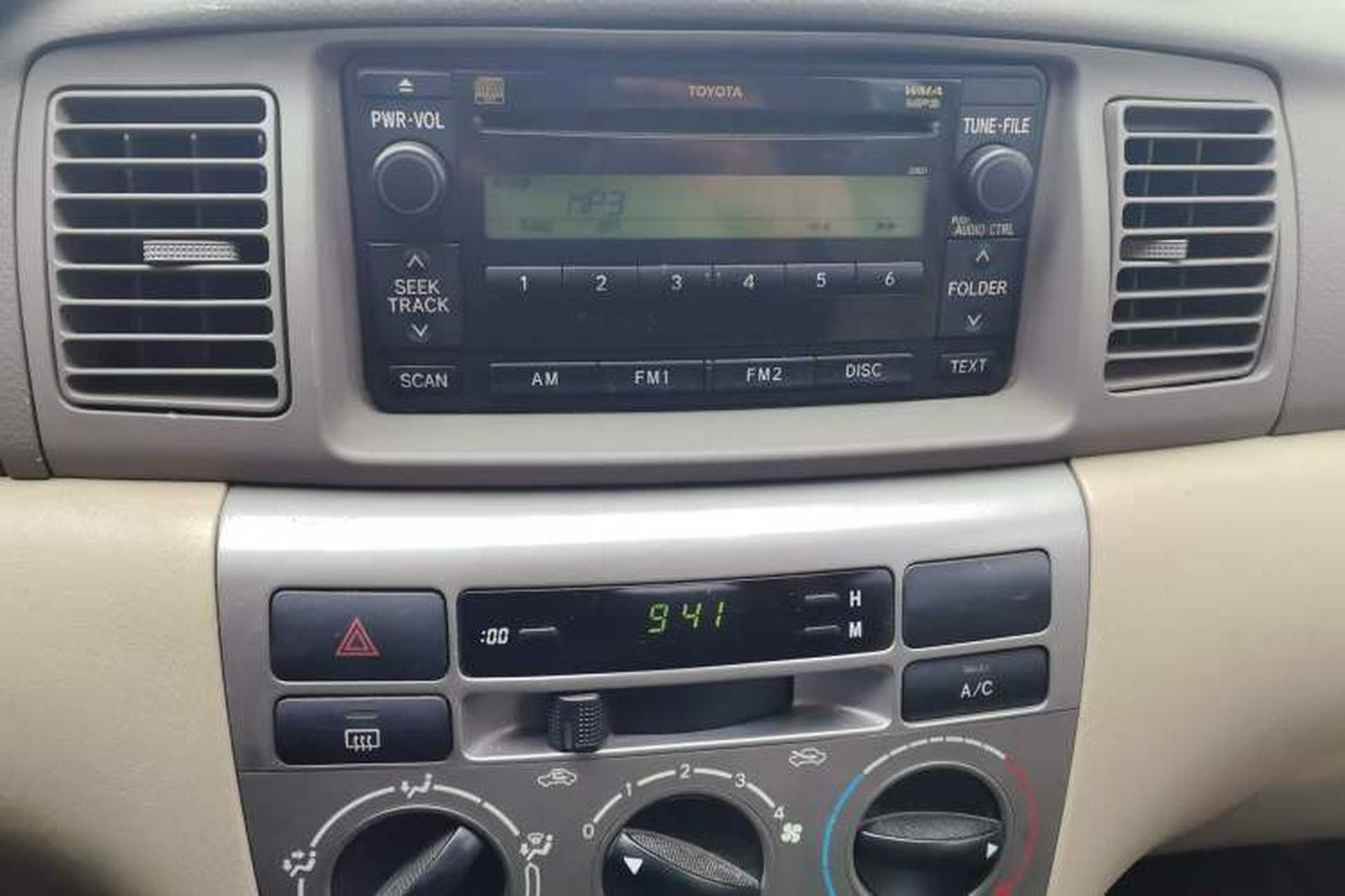 Used Toyota Corolla EX 2010 1.6L Automatic Luxury Edition Audio And AC Panel