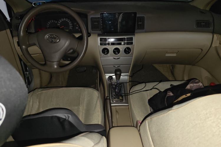 Used Toyota Corolla EX 2010 1.6L Automatic Luxury Edition Center Console