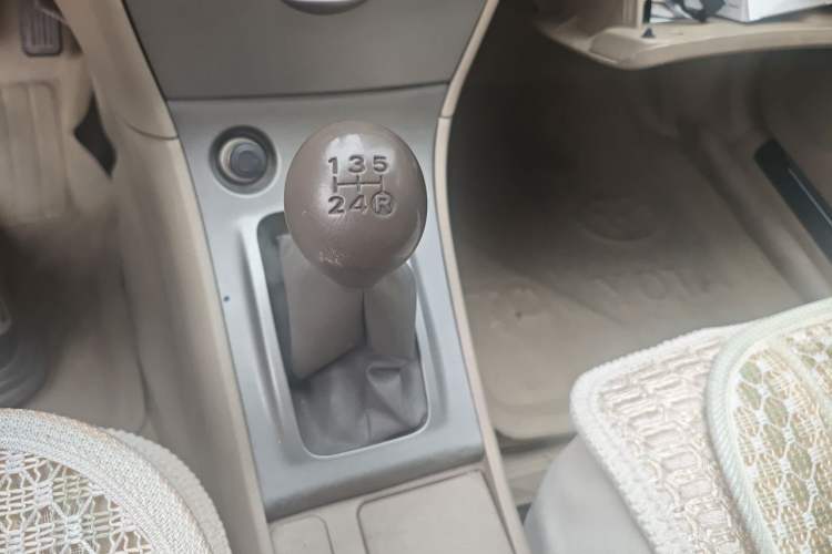 Used Toyota Corolla EX 2010 1.6L Manual Luxury Edition Gear Lever