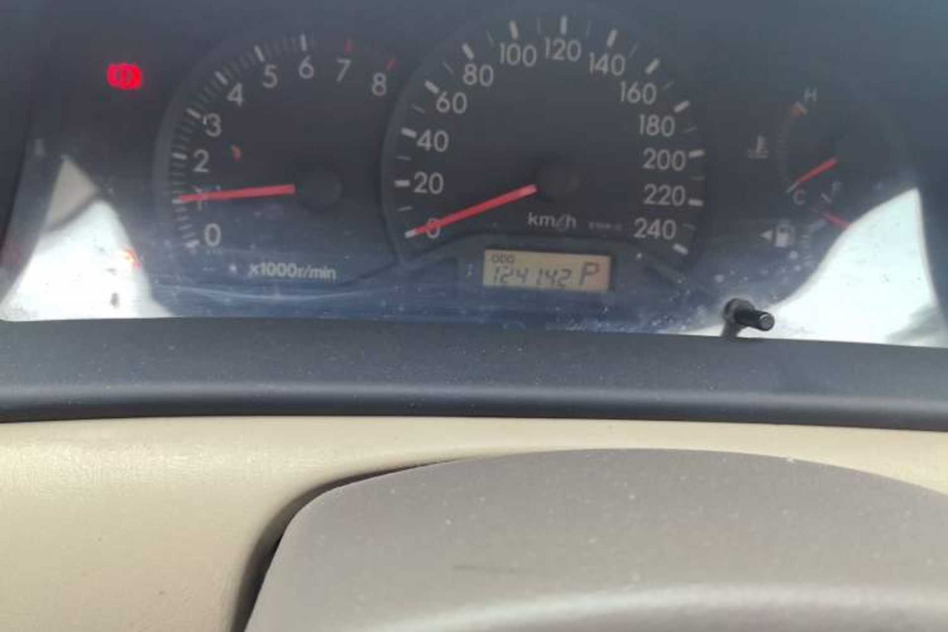Used Toyota Corolla EX 2010 1.6L Automatic Luxury Edition Odometer Close Up