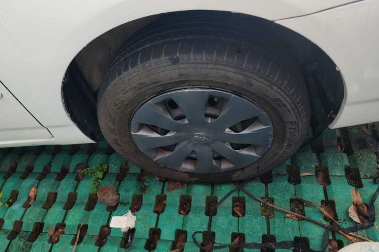 Used Toyota Corolla EX 2010 1.6L Automatic Classic Edition Right Front Wheel Hub