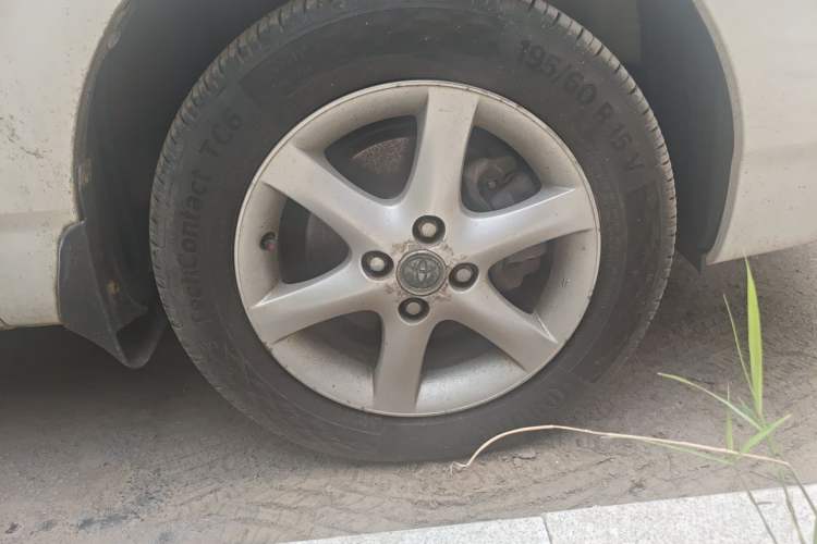 Used Toyota Corolla EX 2010 1.6L Manual Luxury Edition Right Front Wheel Hub