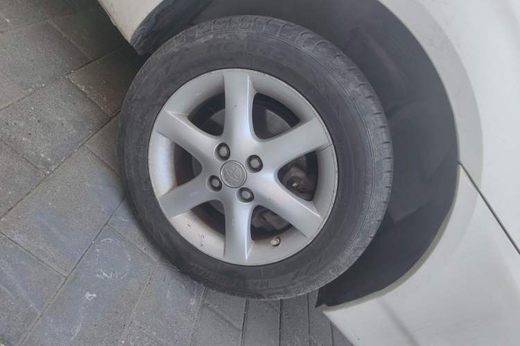 Used Toyota Corolla EX 2010 1.6L Automatic Luxury Edition Right Front Wheel Hub