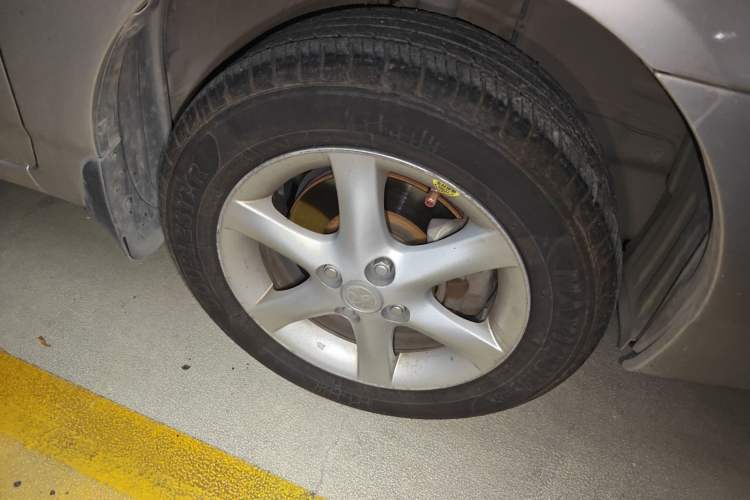 Used Toyota Corolla EX 2010 1.6L Automatic Luxury Edition Right Front Wheel Hub
