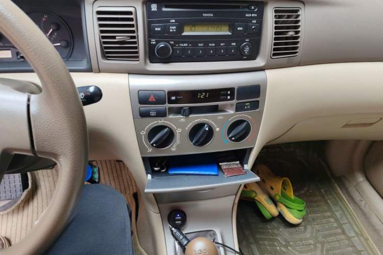 Used Toyota Corolla EX 2011 1.6L Manual Classic Edition Audio And AC Panel