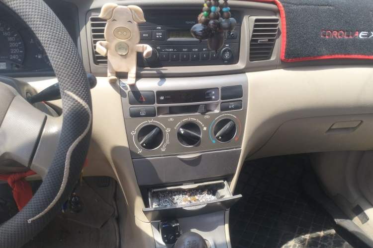 Used Toyota Corolla EX 2011 1.6L Manual Classic Edition Audio And AC Panel