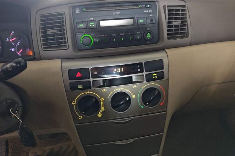 Used Toyota Corolla EX 2011 1.6L Automatic Luxury Edition Audio And AC Panel