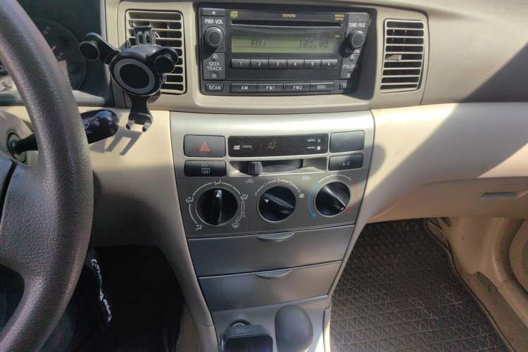 Used Toyota Corolla EX 2011 1.6L Automatic Luxury Edition Audio And AC Panel