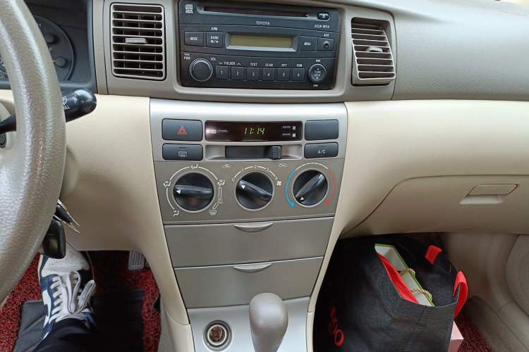 Used Toyota Corolla EX 2011 1.6L Automatic Luxury Edition Audio And AC Panel