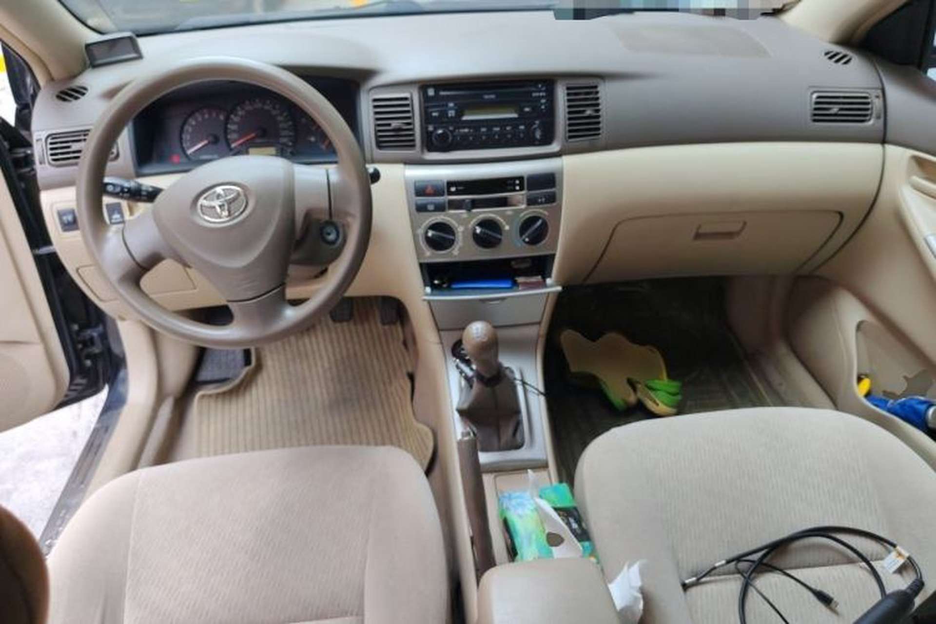 Used Toyota Corolla EX 2011 1.6L Manual Classic Edition Center Console