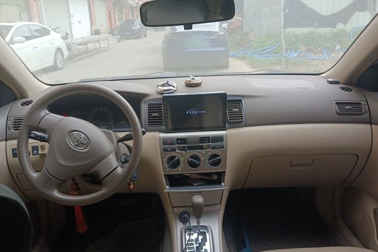 Used Toyota Corolla EX 2011 1.6L Automatic Luxury Edition Center Console