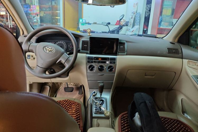 Used Toyota Corolla EX 2011 1.6L Automatic Luxury Edition Center Console