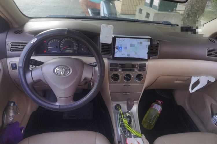 Used Toyota Corolla EX 2011 1.6L Automatic Luxury Edition Center Console