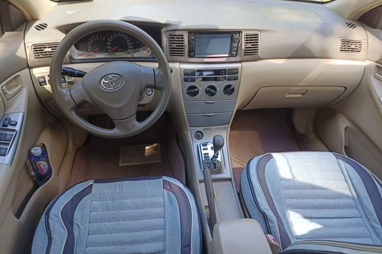 Used Toyota Corolla EX 2011 1.6L Automatic Luxury Edition Center Console