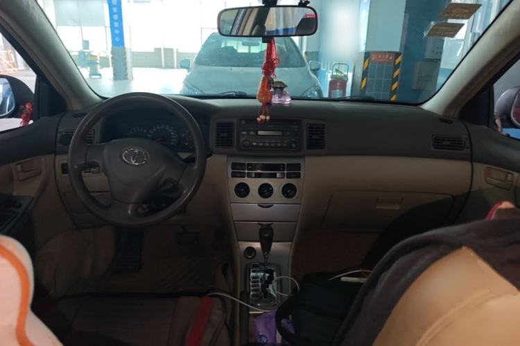 Used Toyota Corolla EX 2011 1.6L Automatic Luxury Edition Center Console