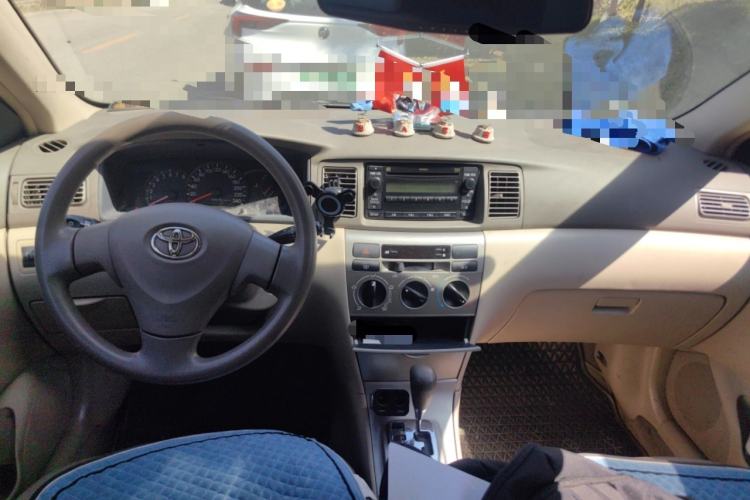 Used Toyota Corolla EX 2011 1.6L Automatic Luxury Edition Center Console