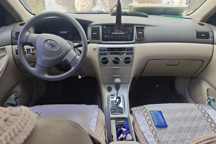 Used Toyota Corolla EX 2011 1.6L Automatic Luxury Edition Center Console