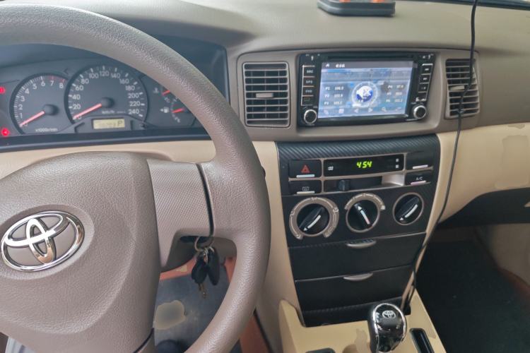 Used Toyota Corolla EX 2011 1.6L Automatic Classic Edition Center Console