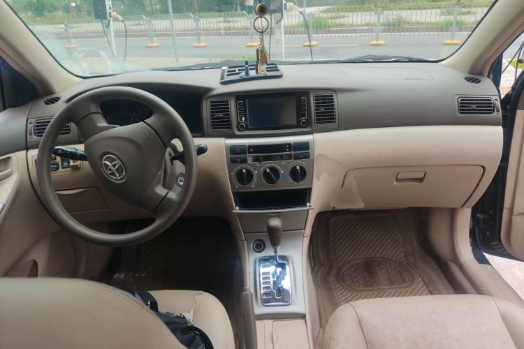 Used Toyota Corolla EX 2011 1.6L Automatic Luxury Edition Center Console