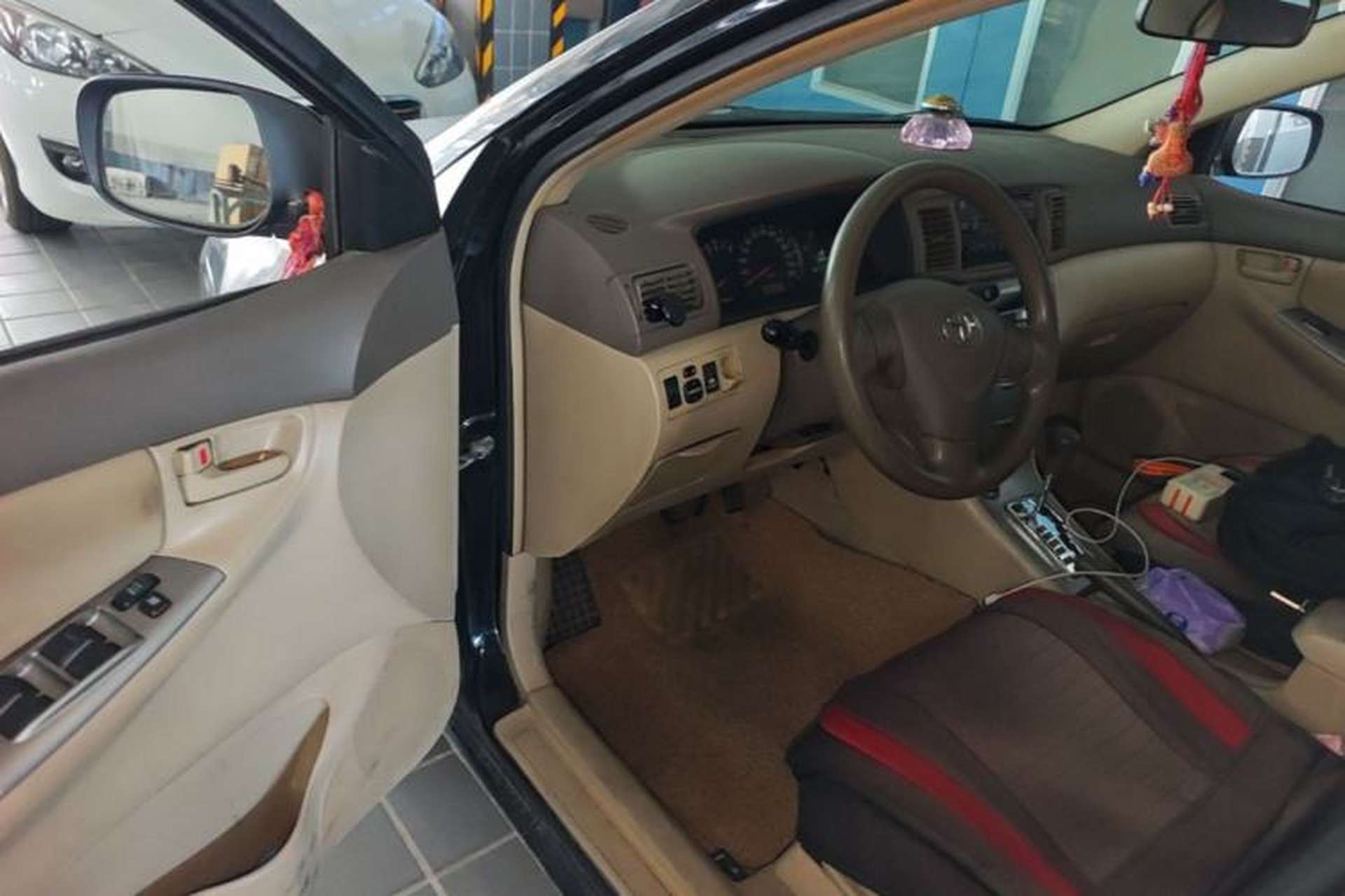 Used Toyota Corolla EX 2011 1.6L Automatic Luxury Edition Driver Seat