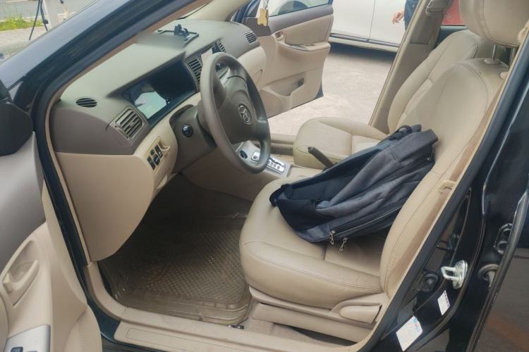Used Toyota Corolla EX 2011 1.6L Automatic Luxury Edition Driver Seat