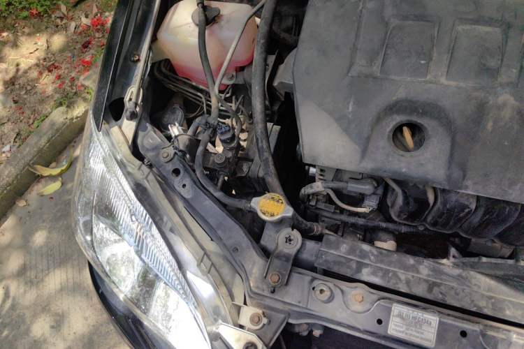 Used Toyota Corolla EX 2011 1.6L Manual Luxury Edition Engine Bay Right