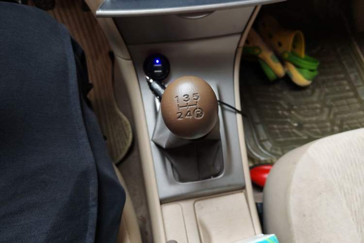 Used Toyota Corolla EX 2011 1.6L Manual Classic Edition Gear Lever