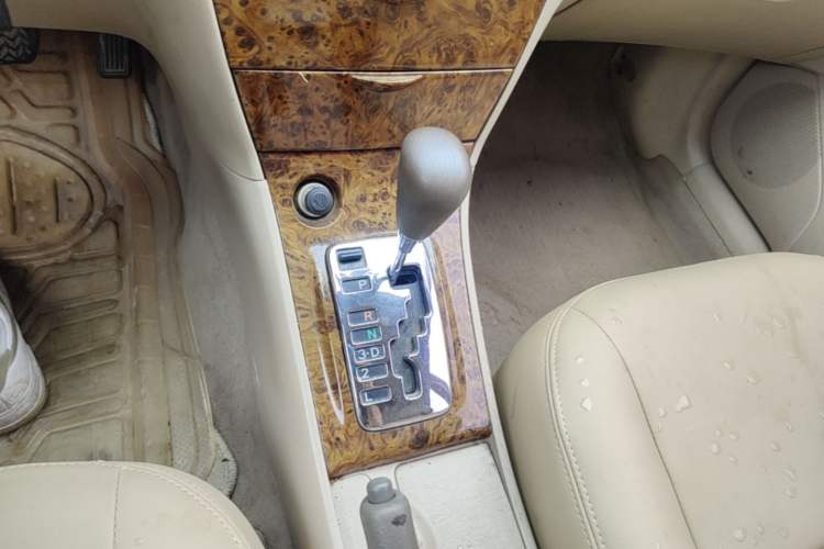 Used Toyota Corolla EX 2011 1.6L Automatic Classic Edition Gear Lever