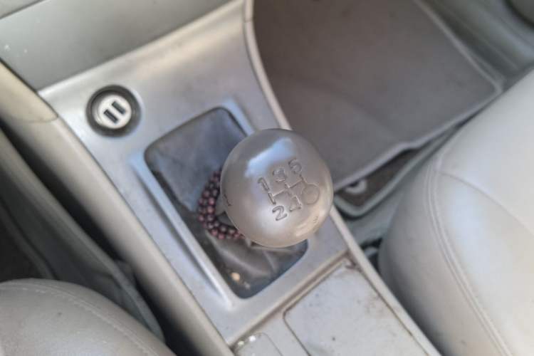 Used Toyota Corolla EX 2011 1.6L Manual Classic Edition Gear Lever