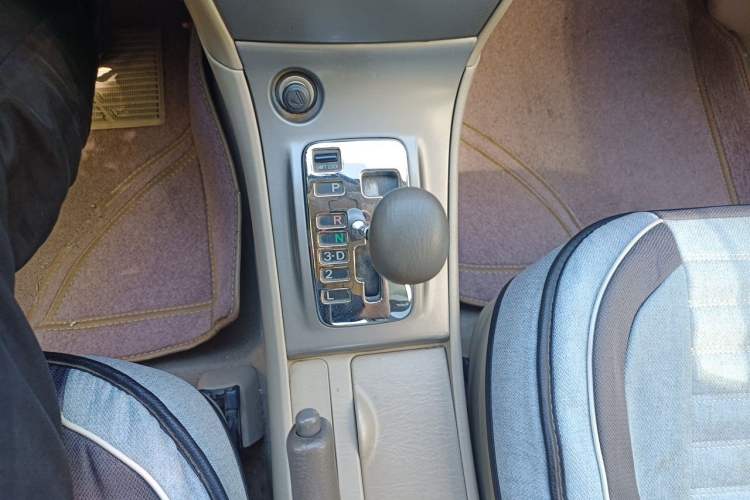 Used Toyota Corolla EX 2011 1.6L Automatic Luxury Edition Gear Lever