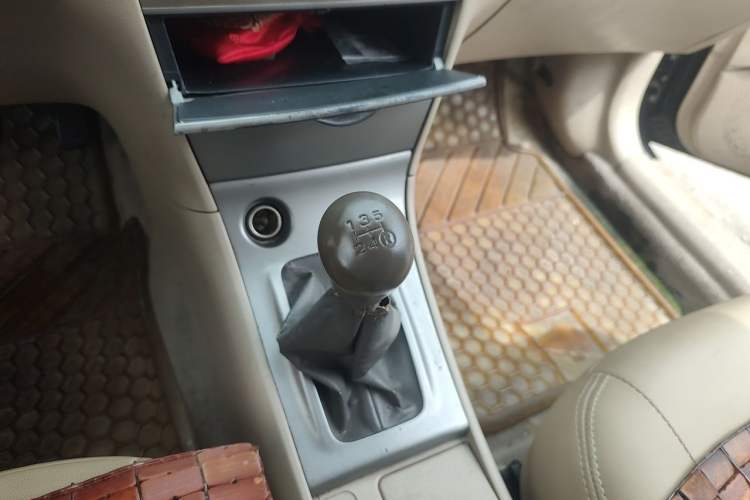 Used Toyota Corolla EX 2011 1.6L Manual Special Offer Version Gear Lever