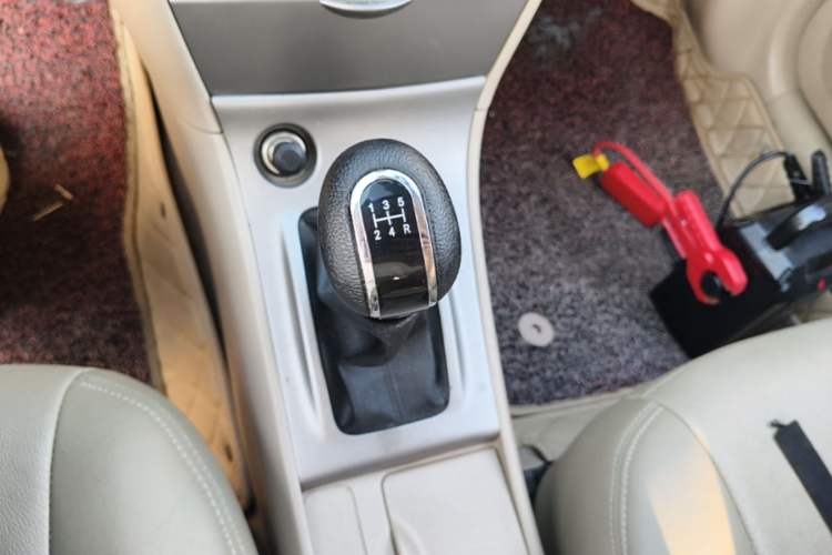 Used Toyota Corolla EX 2011 1.6L Manual Classic Edition Gear Lever