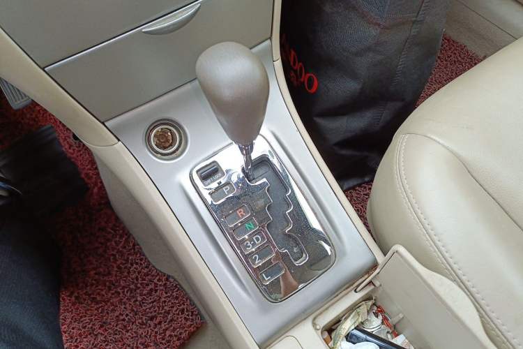Used Toyota Corolla EX 2011 1.6L Automatic Luxury Edition Gear Lever