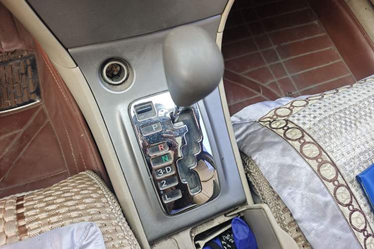 Used Toyota Corolla EX 2011 1.6L Automatic Luxury Edition Gear Lever