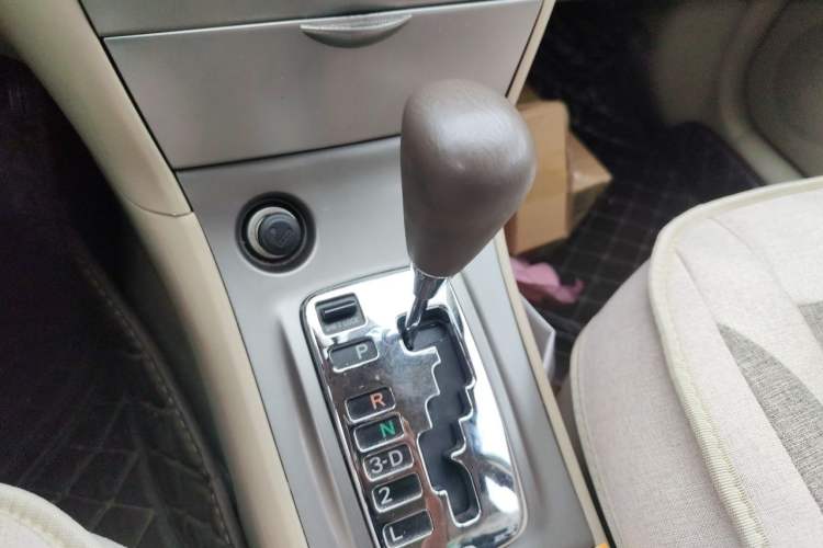 Used Toyota Corolla EX 2011 1.6L Automatic Luxury Edition Gear Lever