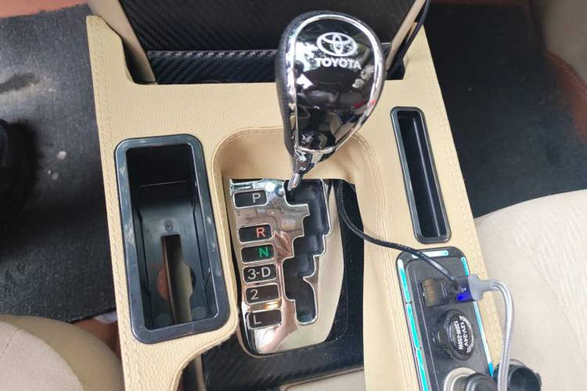 Used Toyota Corolla EX 2011 1.6L Automatic Classic Edition Gear Lever