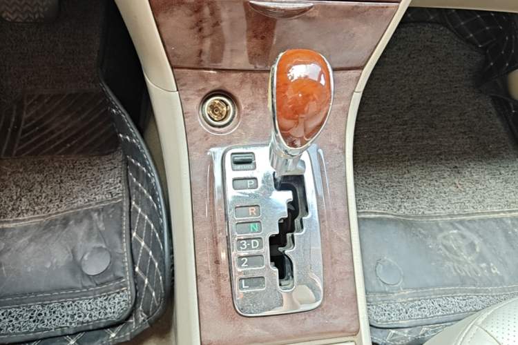 Used Toyota Corolla EX 2011 1.6L Automatic Classic Edition Gear Lever