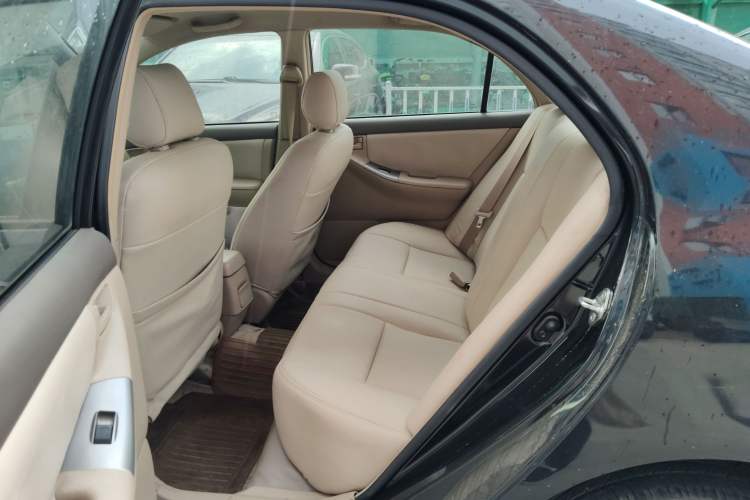 Used Toyota Corolla EX 2011 1.6L Automatic Classic Edition Interior 4
