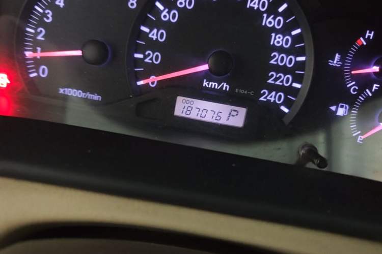 Used Toyota Corolla EX 2011 1.6L Automatic Luxury Edition Odometer Close Up
