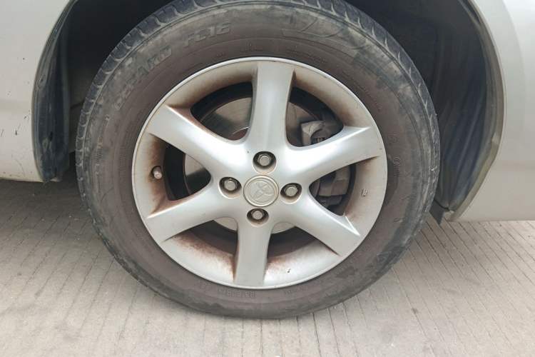Used Toyota Corolla EX 2011 1.6L Automatic Luxury Edition Right Front Wheel Hub