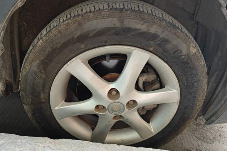 Used Toyota Corolla EX 2011 1.6L Automatic Classic Edition Right Front Wheel Hub