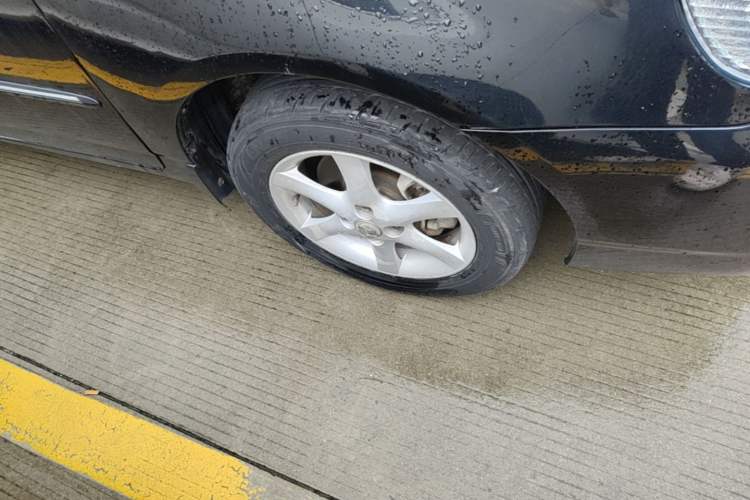 Used Toyota Corolla EX 2011 1.6L Automatic Classic Edition Right Front Wheel Hub