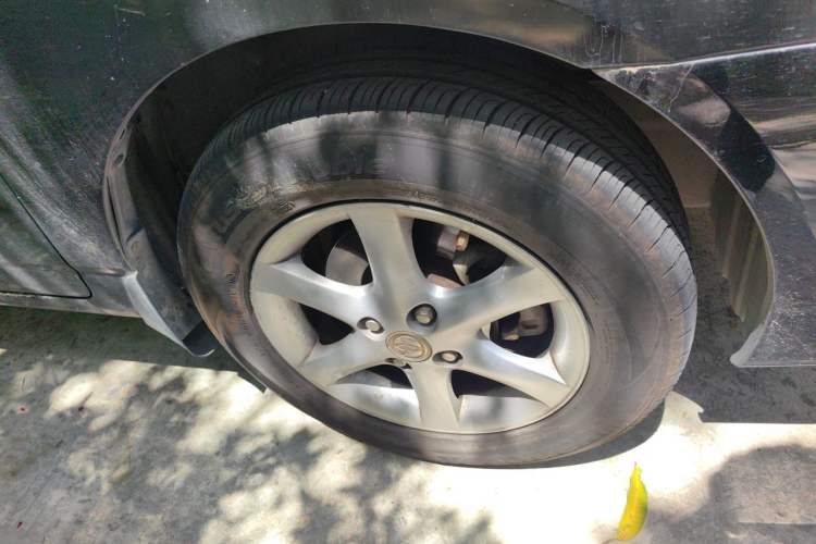 Used Toyota Corolla EX 2011 1.6L Manual Luxury Edition Right Front Wheel Hub