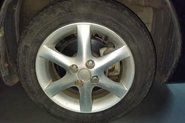 Used Toyota Corolla EX 2011 1.6L Automatic Classic Edition Right Front Wheel Hub