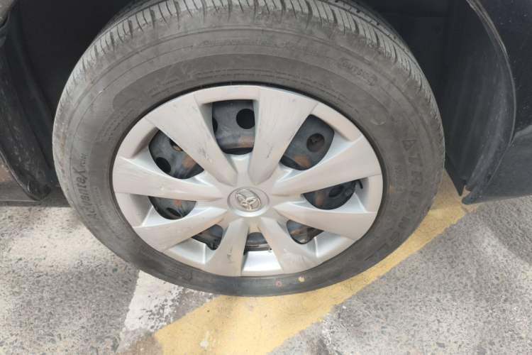 Used Toyota Corolla EX 2011 1.6L Automatic Classic Edition Right Front Wheel Hub