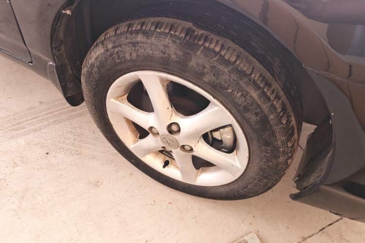 Used Toyota Corolla EX 2011 1.6L Automatic Classic Edition Right Front Wheel Hub