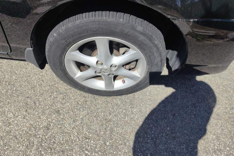 Used Toyota Corolla EX 2011 1.6L Automatic Luxury Edition Right Front Wheel Hub