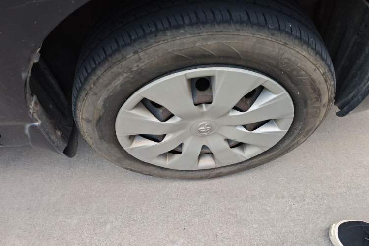 Used Toyota Corolla EX 2011 1.6L Automatic Classic Edition Right Front Wheel Hub