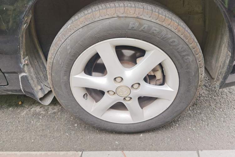 Used Toyota Corolla EX 2011 1.6L Manual Luxury Edition Right Front Wheel Hub
