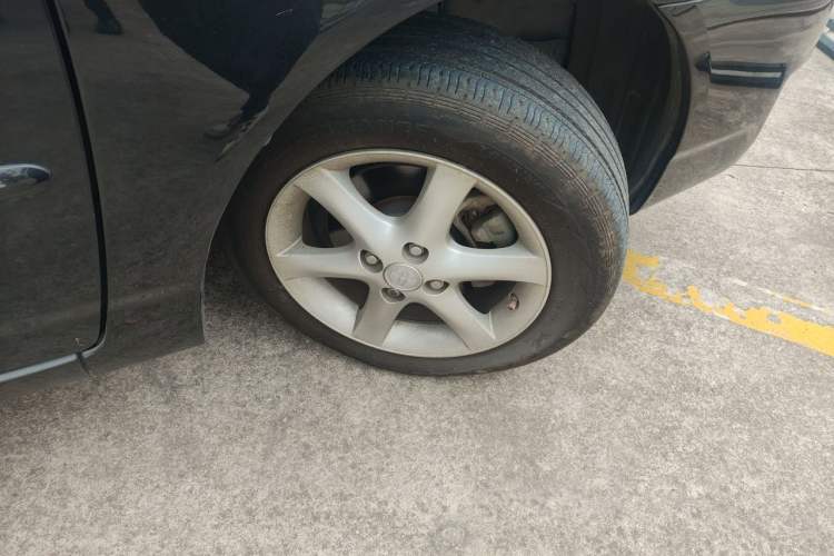Used Toyota Corolla EX 2011 1.6L Automatic Luxury Edition Right Front Wheel Hub